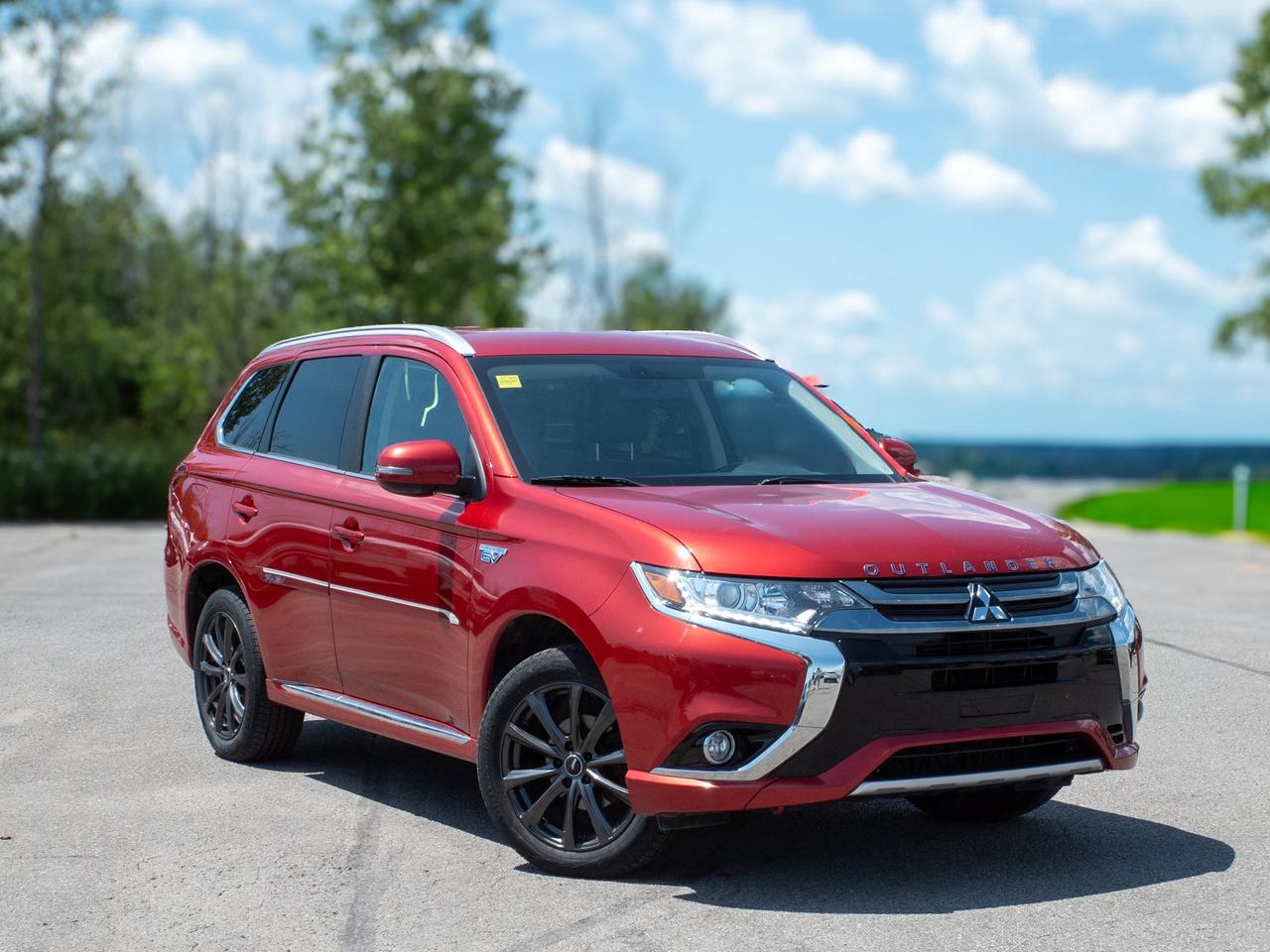 2018 Mitsubishi Outlander PHEV - Rain Sensing Wipers   Blind Spot Monitor Photo