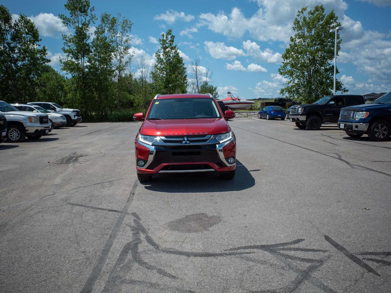 2018 Mitsubishi Outlander - Rain Sensing Wipers   Blind Spot Monitor Photo