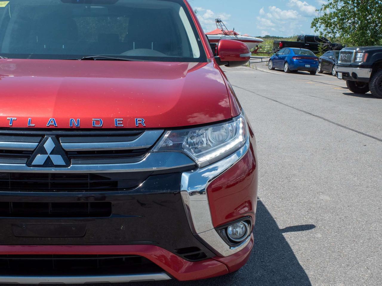 2018 Mitsubishi Outlander - Rain Sensing Wipers   Blind Spot Monitor Photo