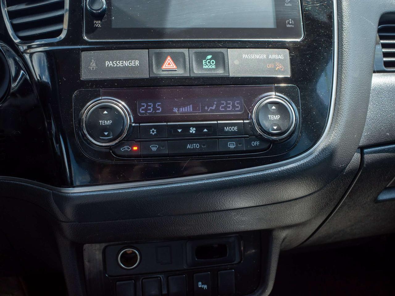 2018 Mitsubishi Outlander - Rain Sensing Wipers   Blind Spot Monitor Photo