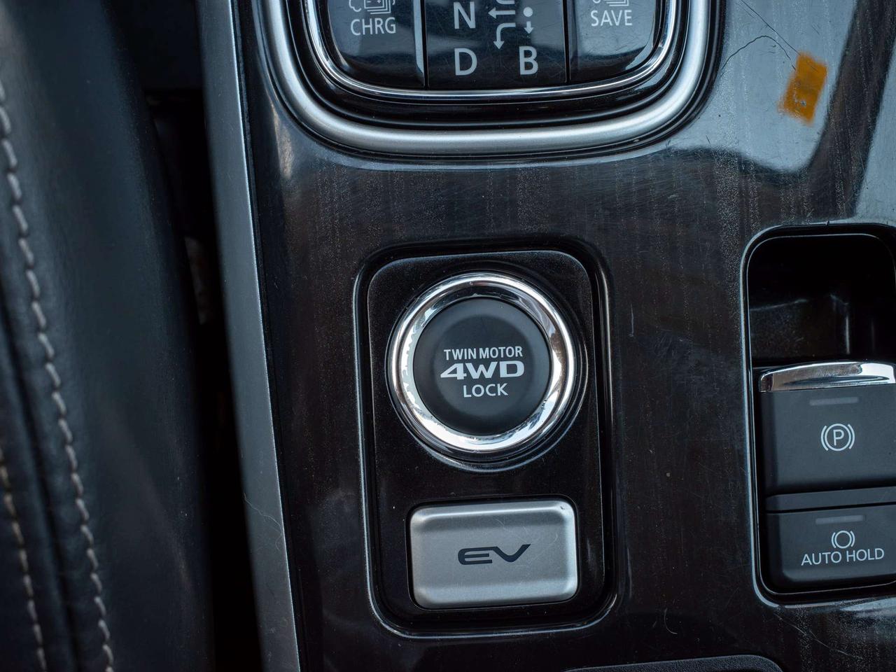 2018 Mitsubishi Outlander - Rain Sensing Wipers   Blind Spot Monitor Photo