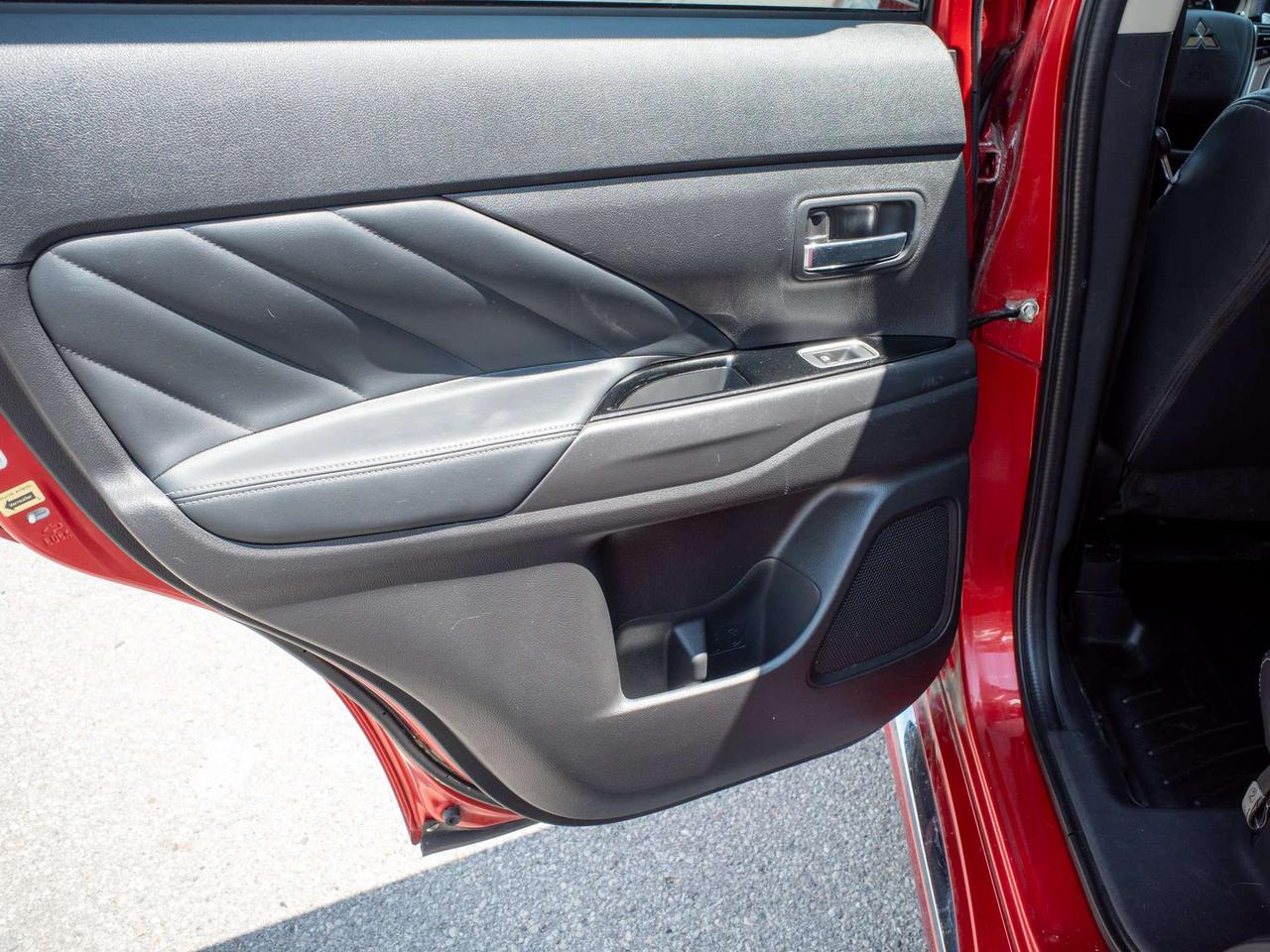 2018 Mitsubishi Outlander - Rain Sensing Wipers   Blind Spot Monitor Photo