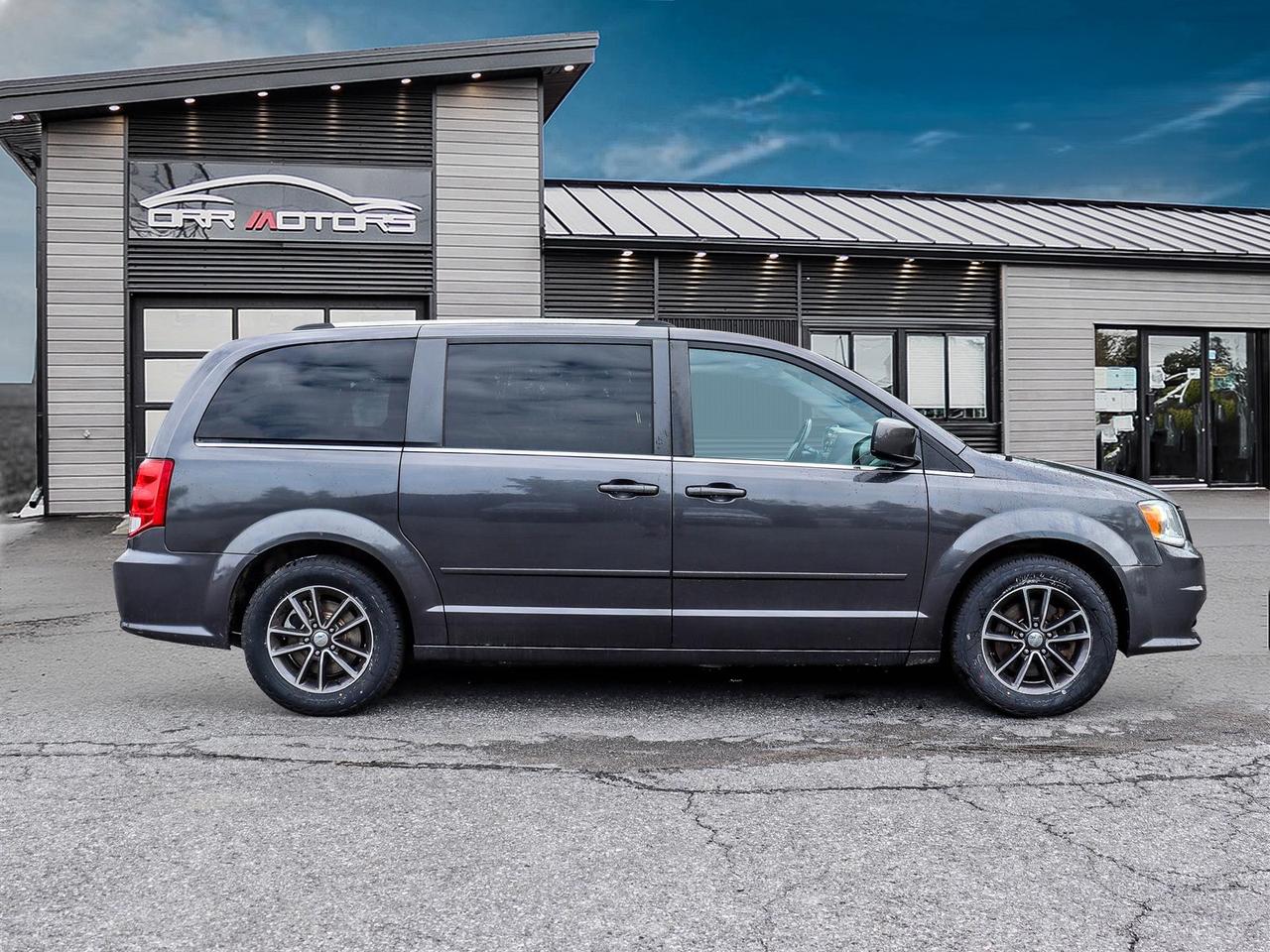 2017 Dodge Grand Caravan SXT Premium Plus Photo