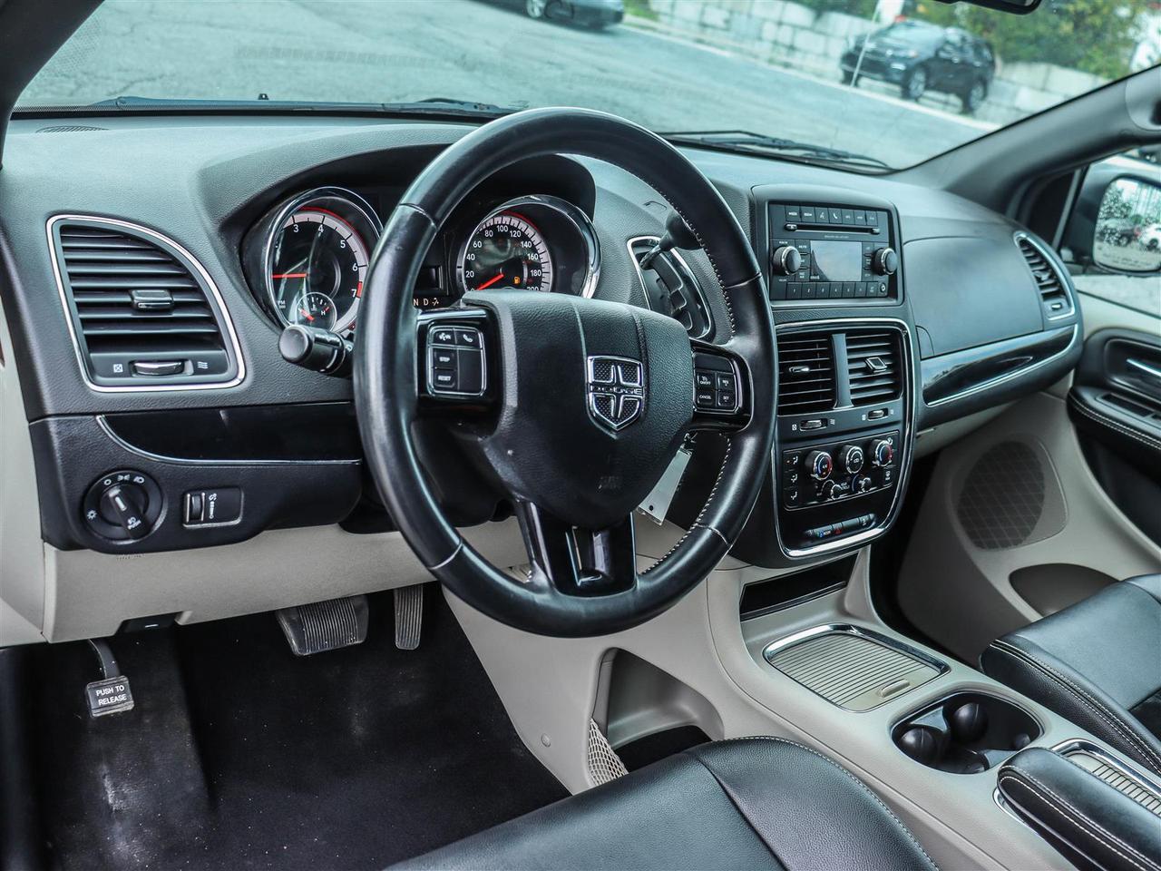 2017 Dodge Grand Caravan SXT Premium Plus Photo