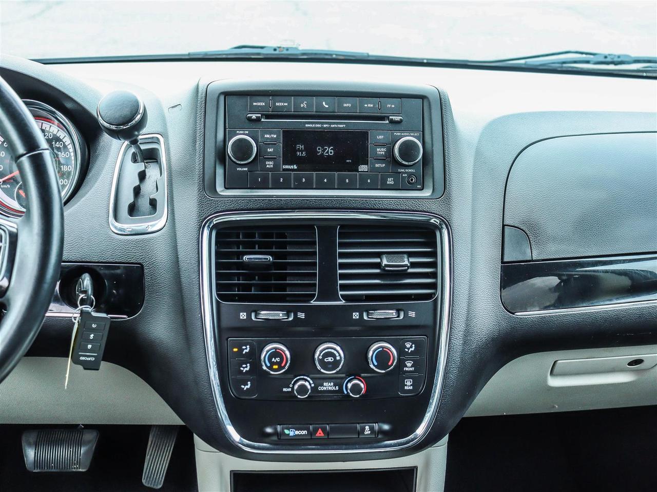 2017 Dodge Grand Caravan SXT Premium Plus Photo