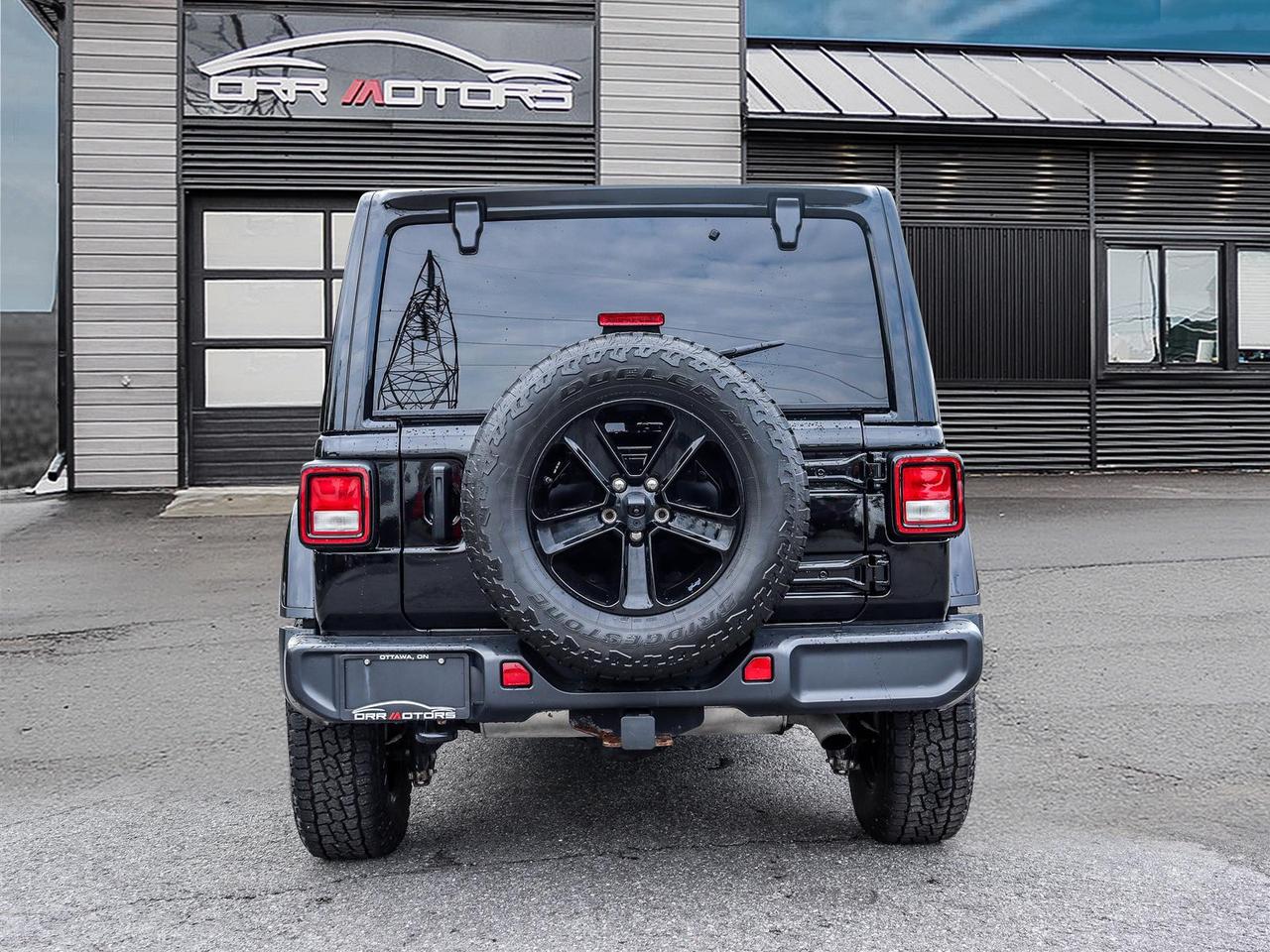 2021 Jeep WRANGLER UNLIMITED Sahara Altitude Photo3