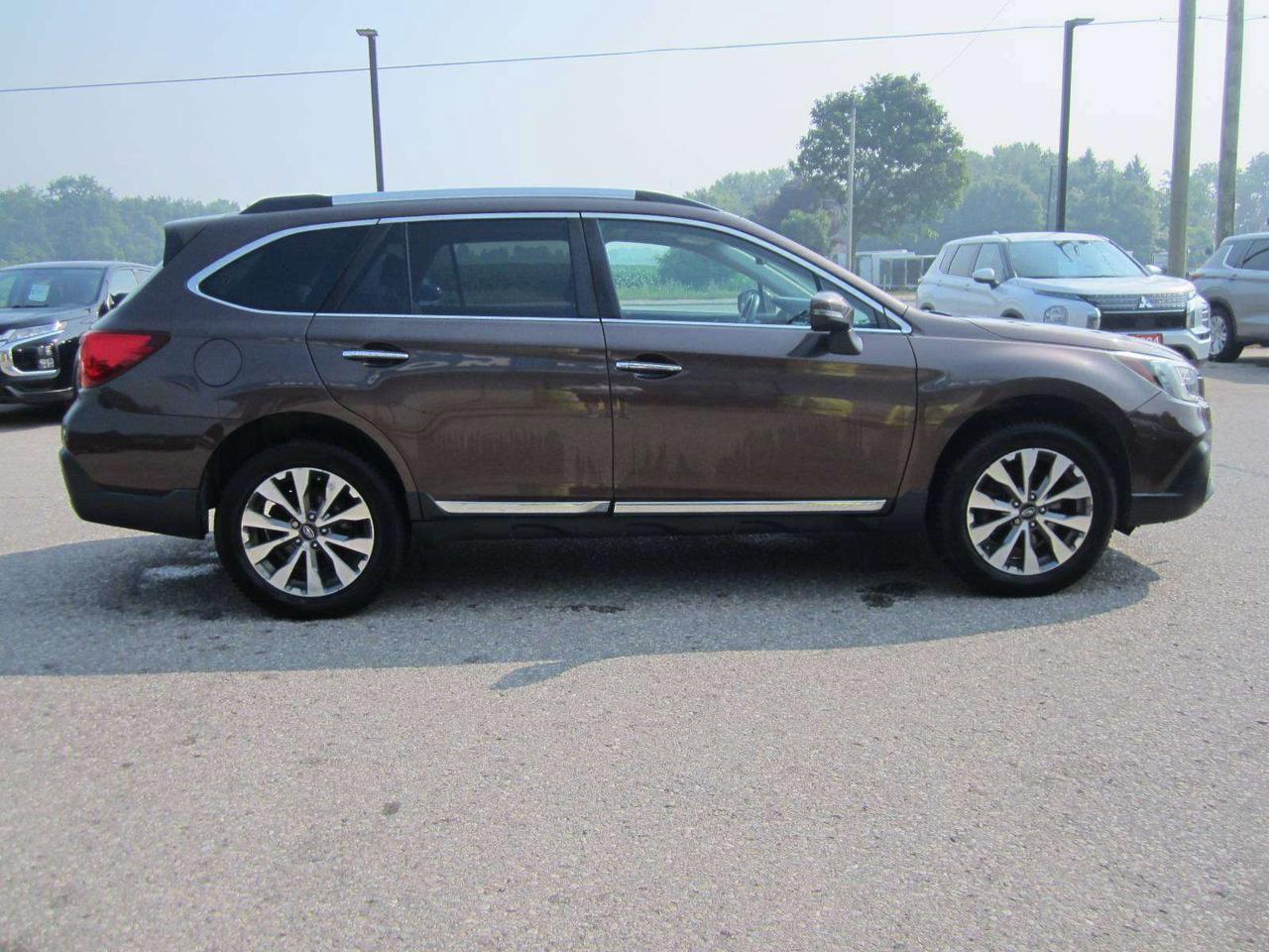 2019 Subaru Outback Premier ONE OWNER NO ACCIDENTS Photo3