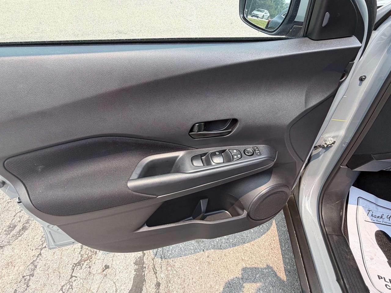 2025 Nissan Kicks S/ONLY 3,500K KMS/BACK UP CAM/CALL PICTON Photo