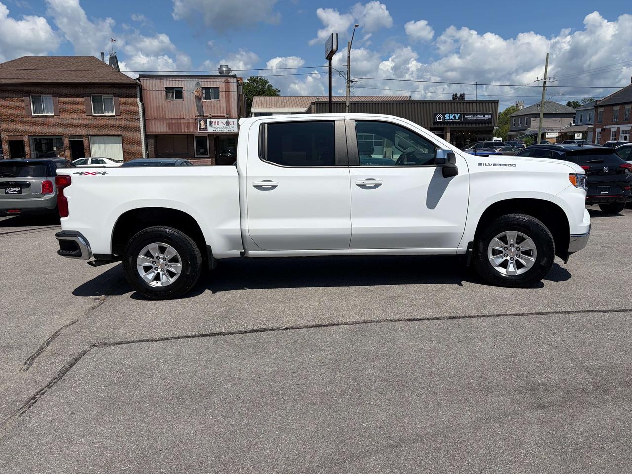 2025 Chevrolet Silverado 1500 LT **CALL BELLEVILLE@613-961-8848 FOR INFO** Photo4