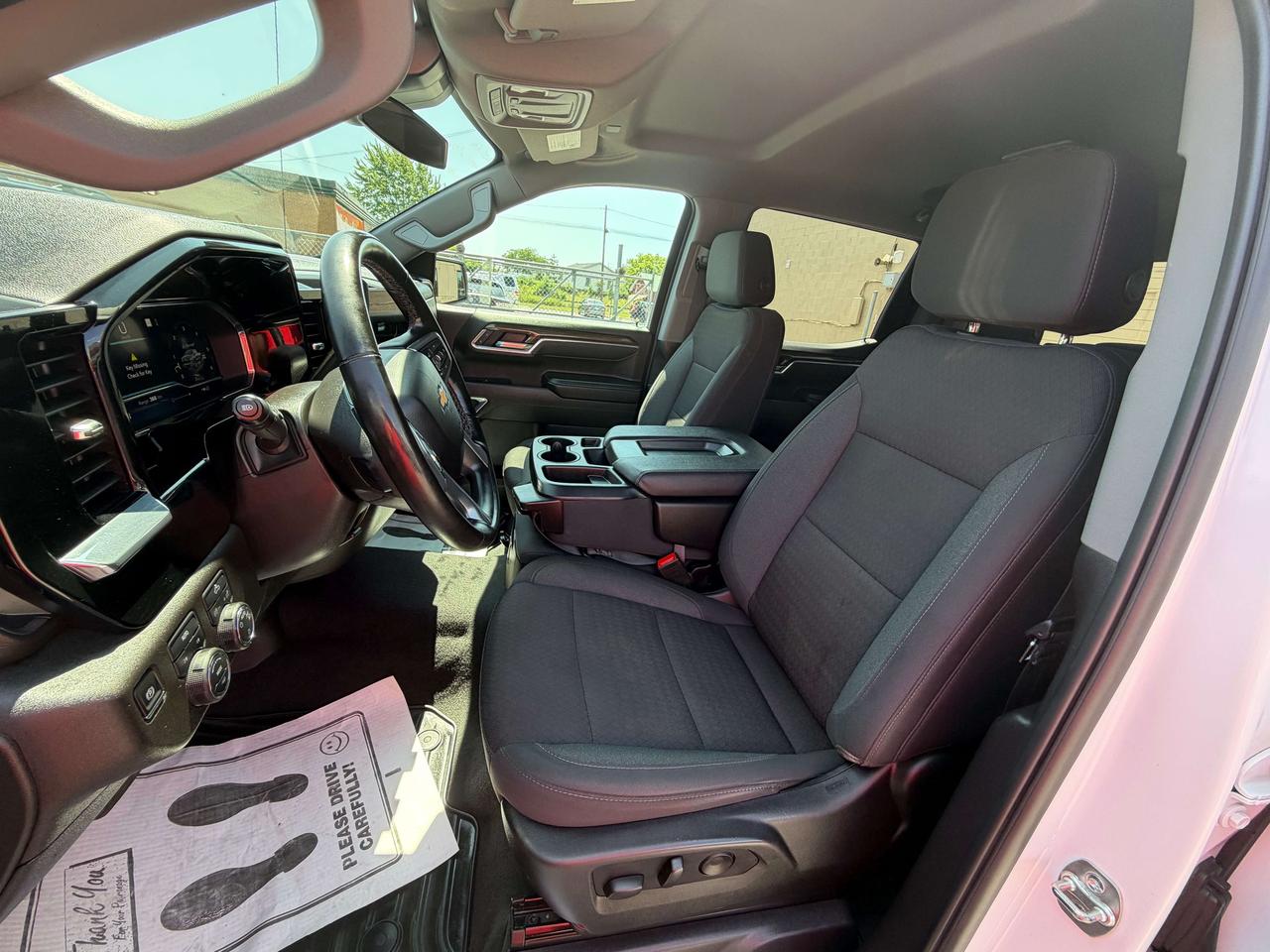 2025 Chevrolet Silverado 1500 LT **CALL BELLEVILLE@613-961-8848 FOR INFO** Photo