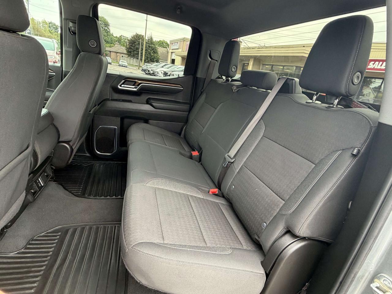 2025 Chevrolet Silverado 1500 LT/4X4/HTD SEATS/B-U CAM/CALL NAPANEE 613-354-2100 Photo