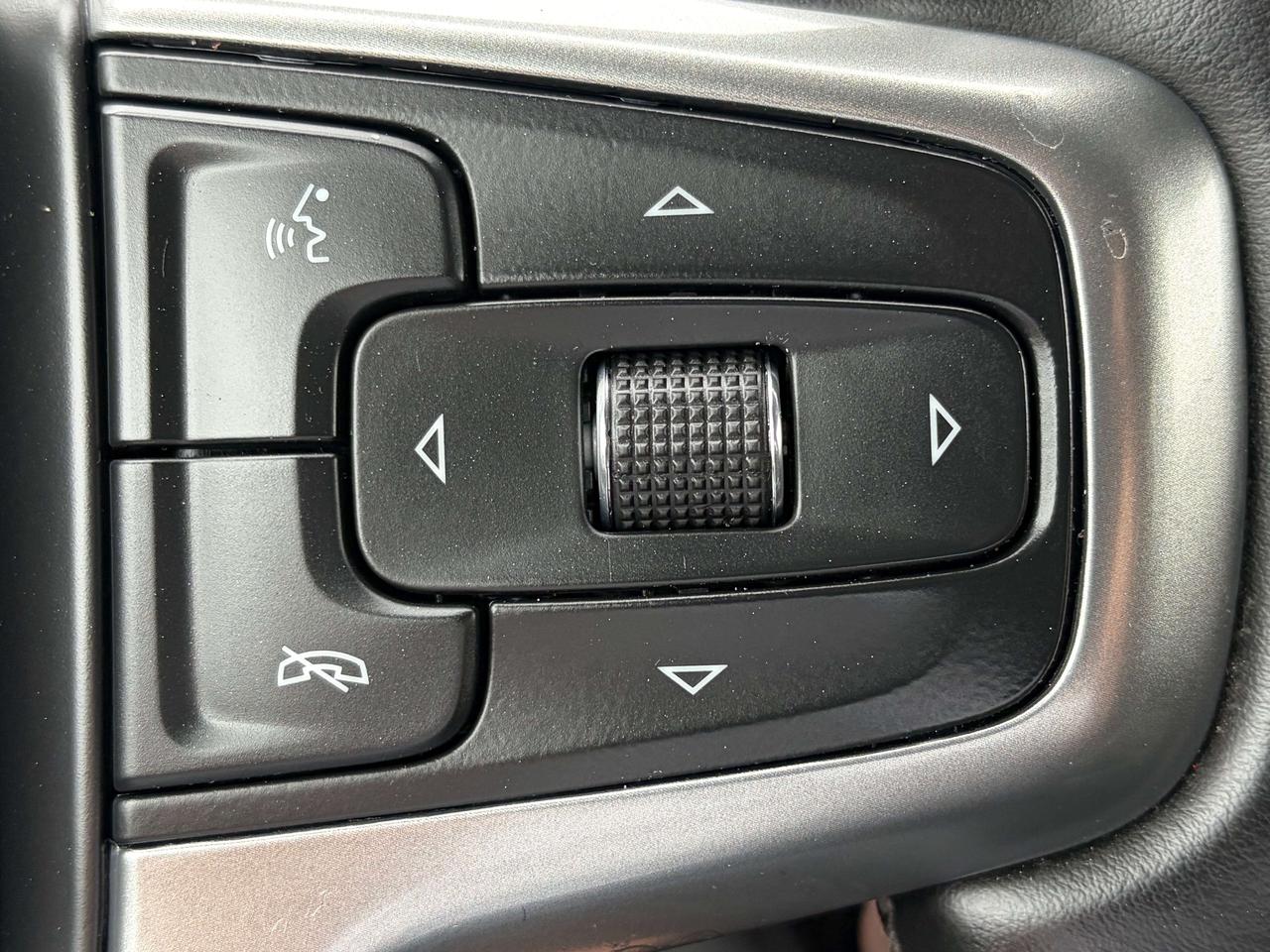 2025 Chevrolet Silverado 1500 LT/4X4/HTD SEATS/B-U CAM/CALL NAPANEE 613-354-2100 Photo