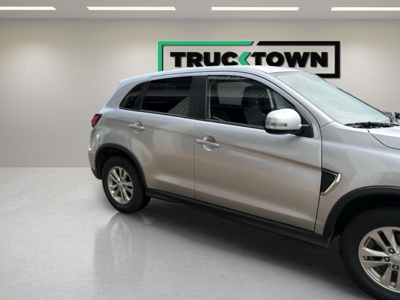 2024 Mitsubishi RVR SE 4dr AWC Photo