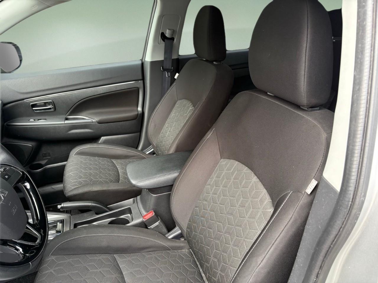 2024 Mitsubishi RVR SE 4dr AWC Photo