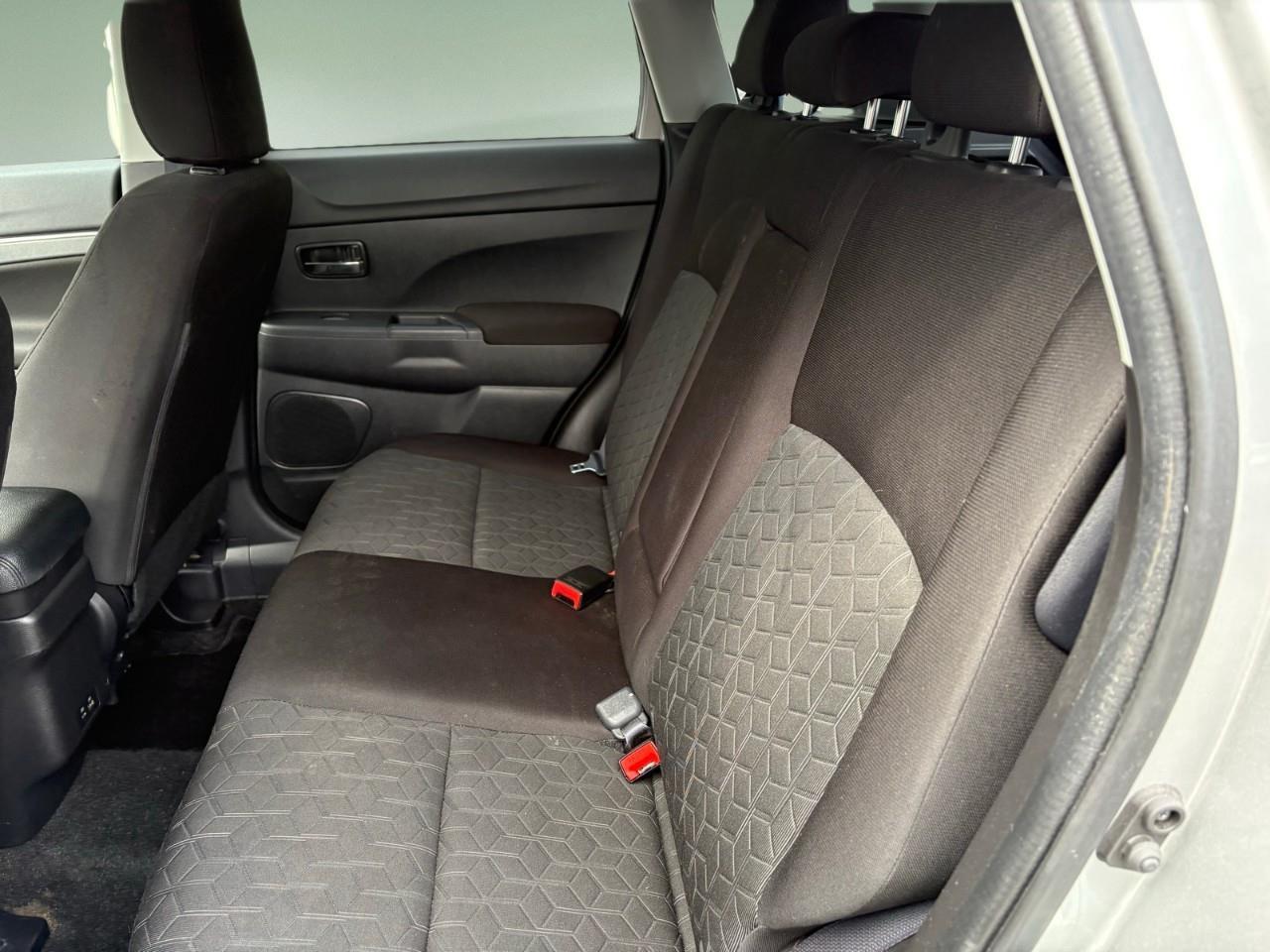 2024 Mitsubishi RVR SE 4dr AWC Photo