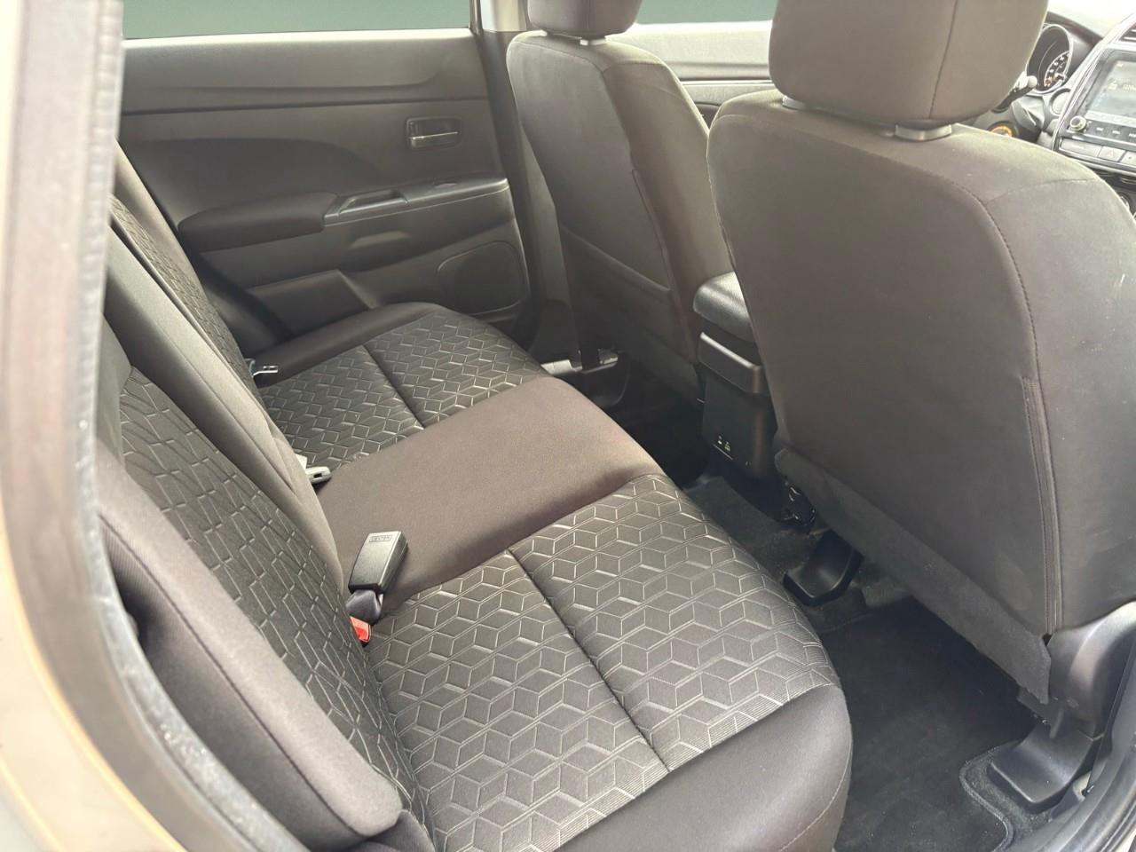 2024 Mitsubishi RVR SE 4dr AWC Photo