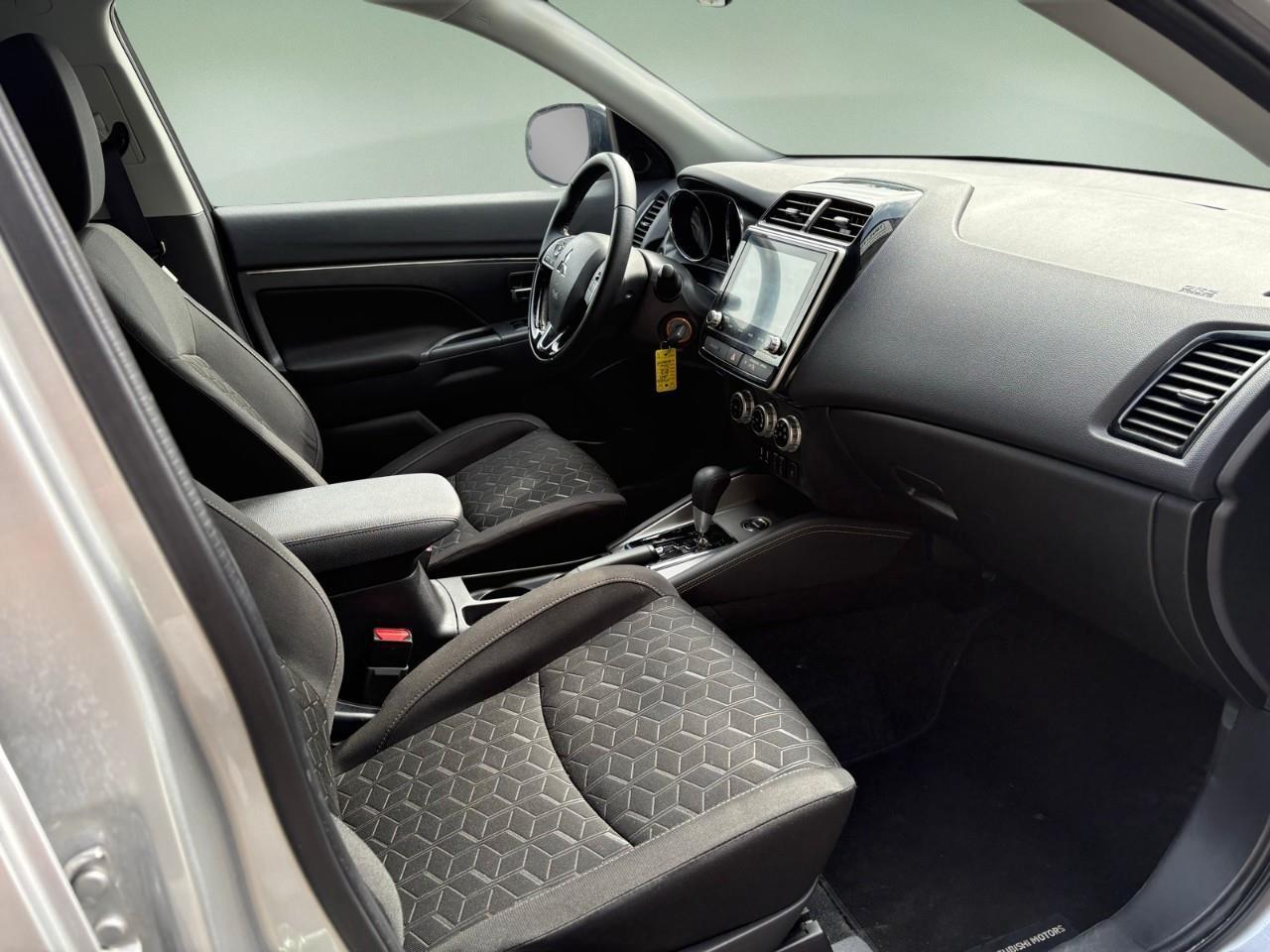 2024 Mitsubishi RVR SE 4dr AWC Photo