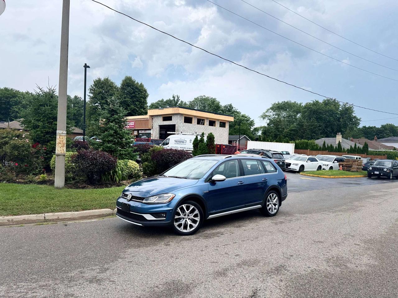 2018 Volkswagen Golf Alltrack   6 Speed Manual   LOW KMS Photo0