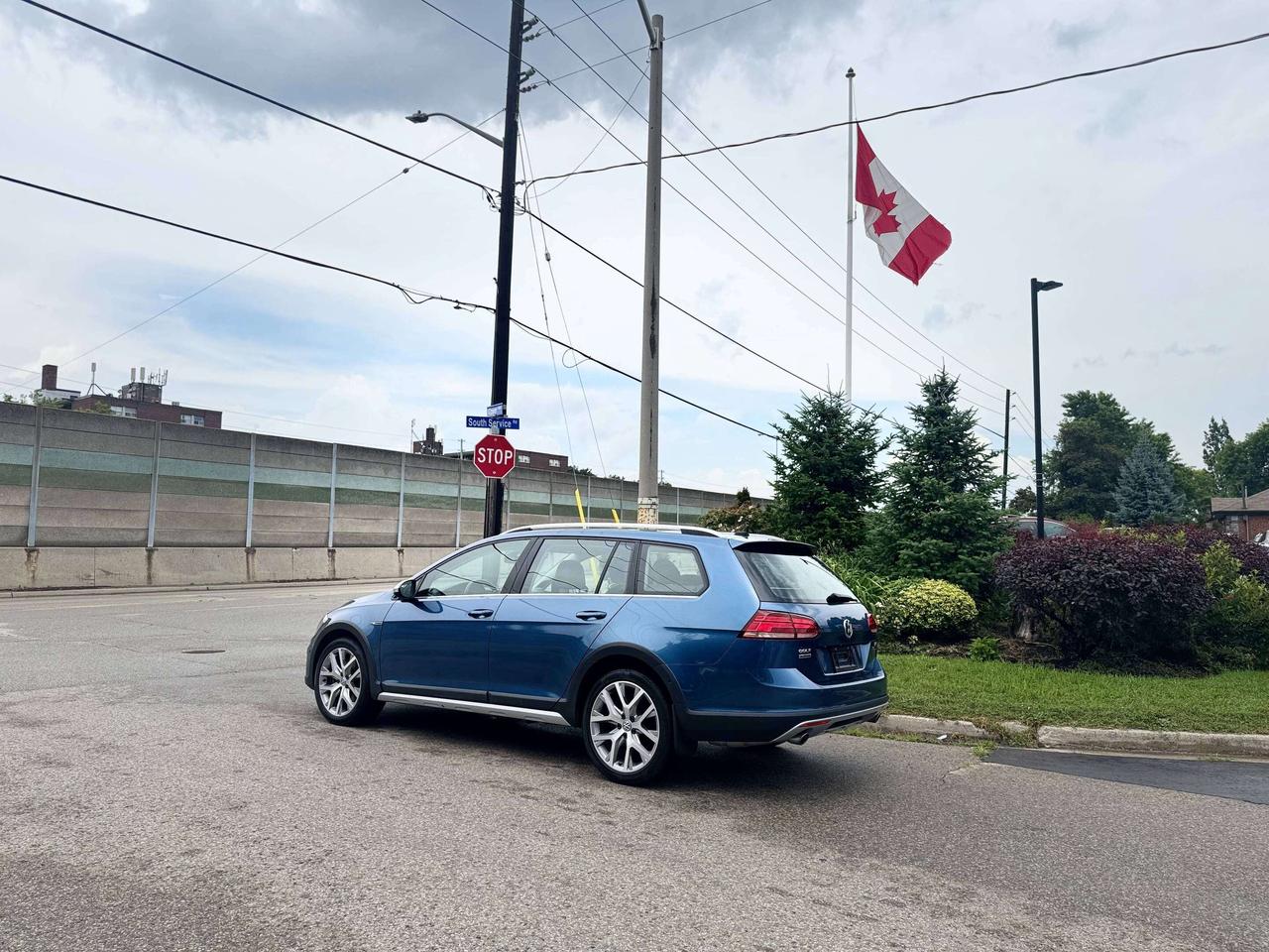 2018 Volkswagen Golf Alltrack   6 Speed Manual   LOW KMS Photo
