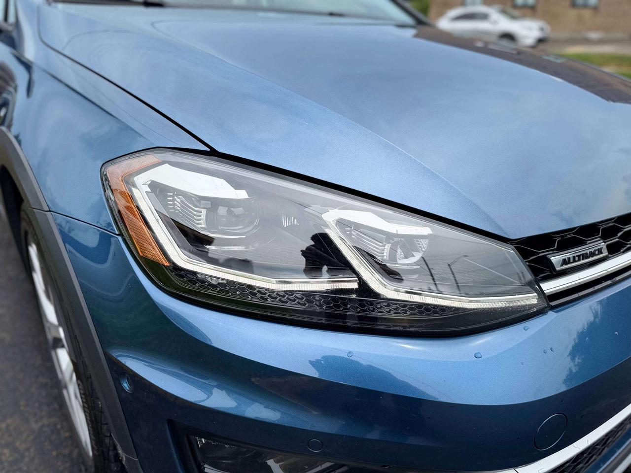 2018 Volkswagen Golf Alltrack   6 Speed Manual   LOW KMS Photo