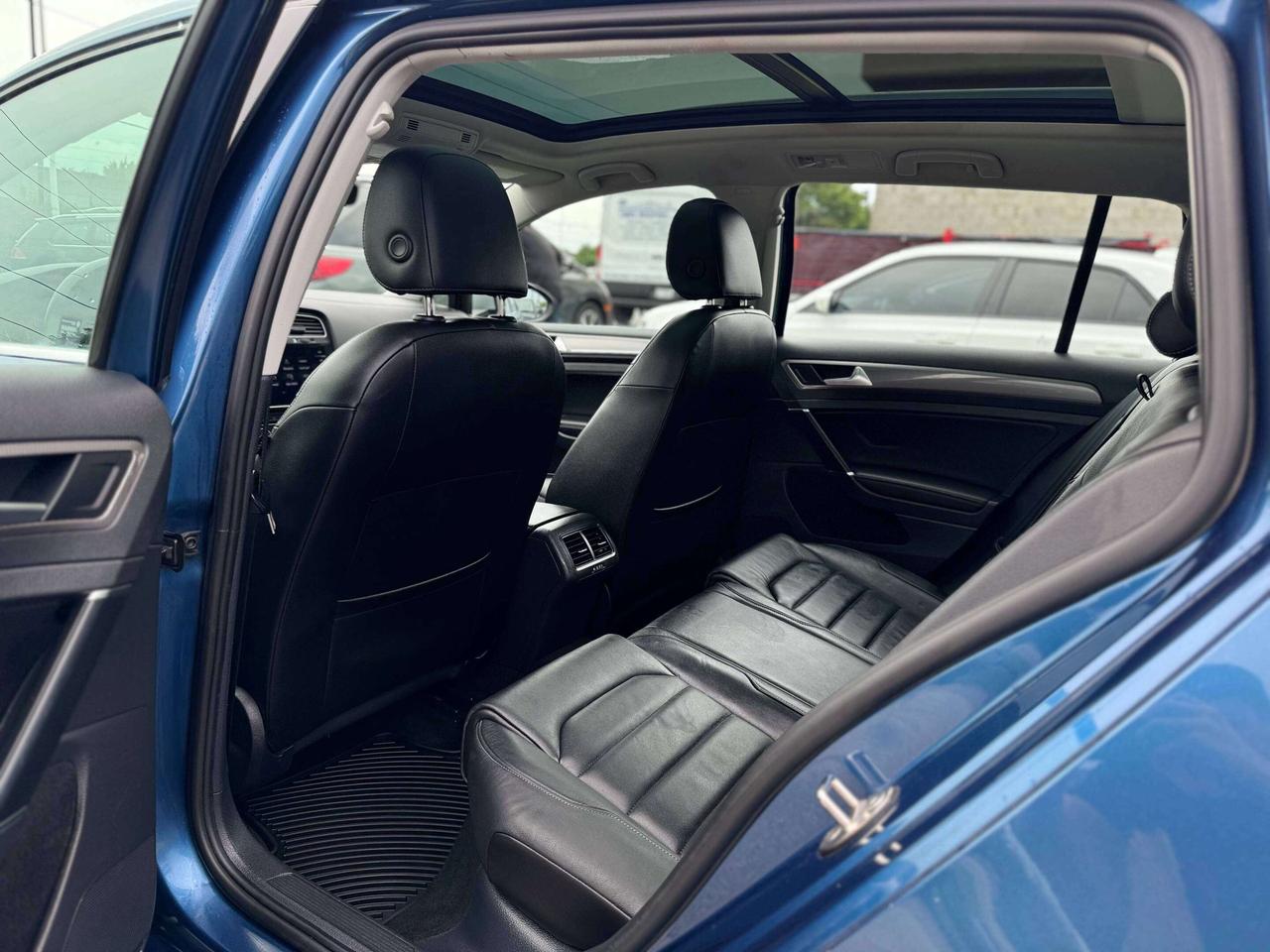 2018 Volkswagen Golf Alltrack   6 Speed Manual   LOW KMS Photo