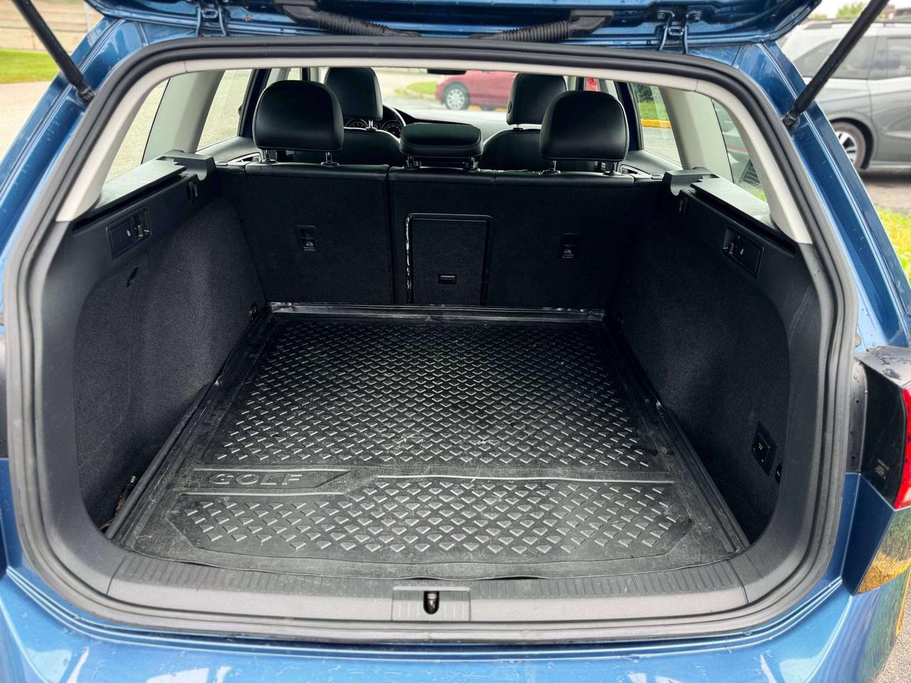 2018 Volkswagen Golf Alltrack   6 Speed Manual   LOW KMS Photo
