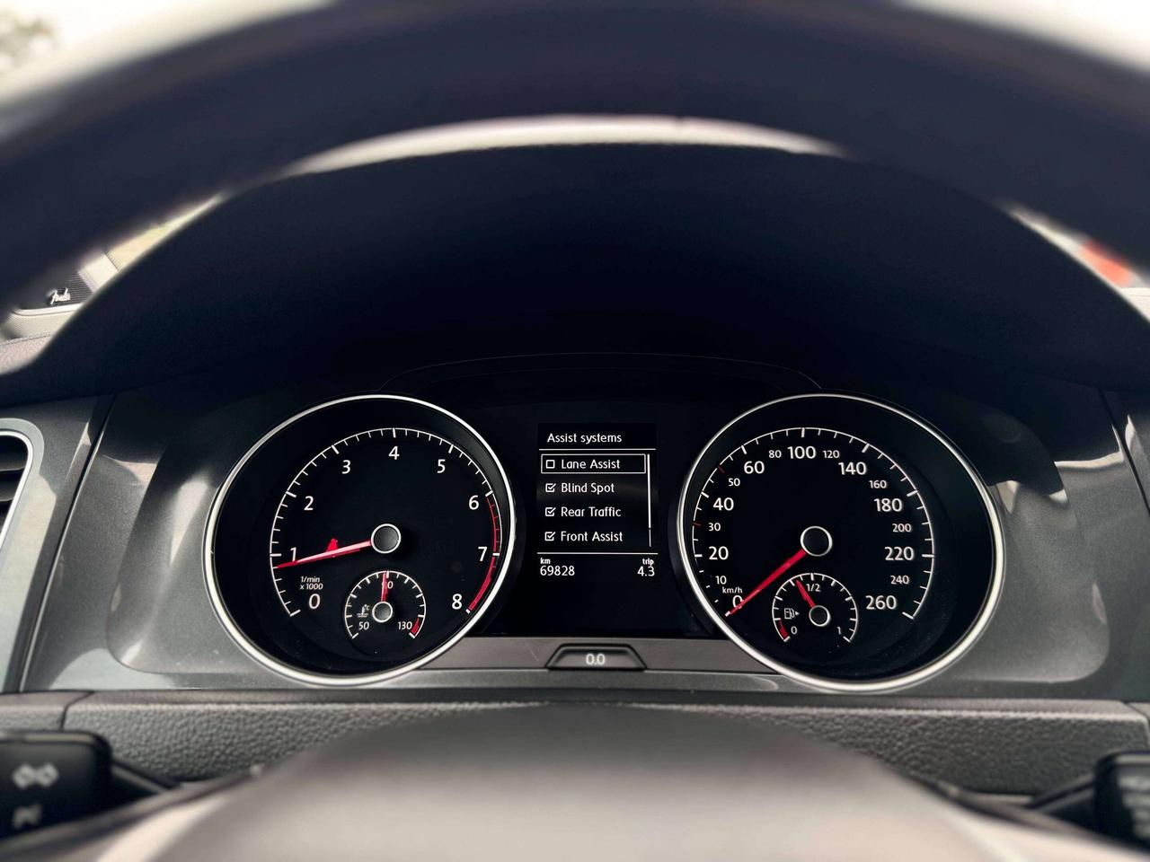 2018 Volkswagen Golf Alltrack   6 Speed Manual   LOW KMS Photo