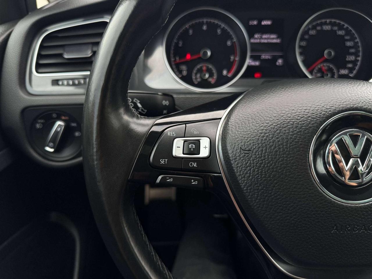 2018 Volkswagen Golf Alltrack   6 Speed Manual   LOW KMS Photo