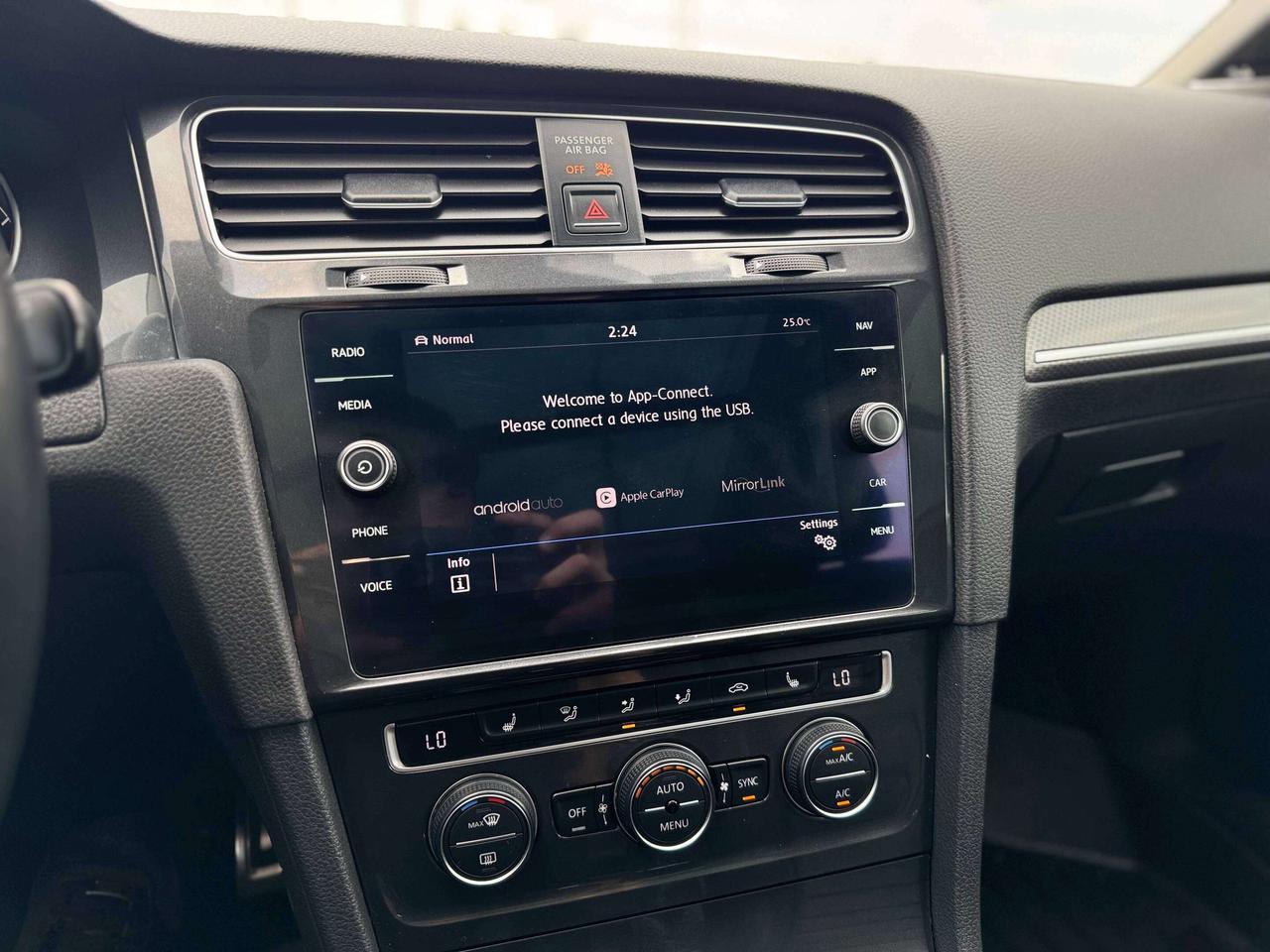 2018 Volkswagen Golf Alltrack   6 Speed Manual   LOW KMS Photo