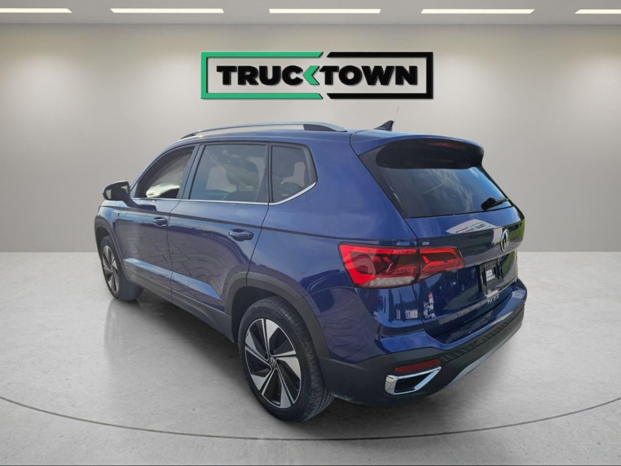 2024 Volkswagen Taos Comfortline 4dr All-Wheel Drive 4MOTION Photo