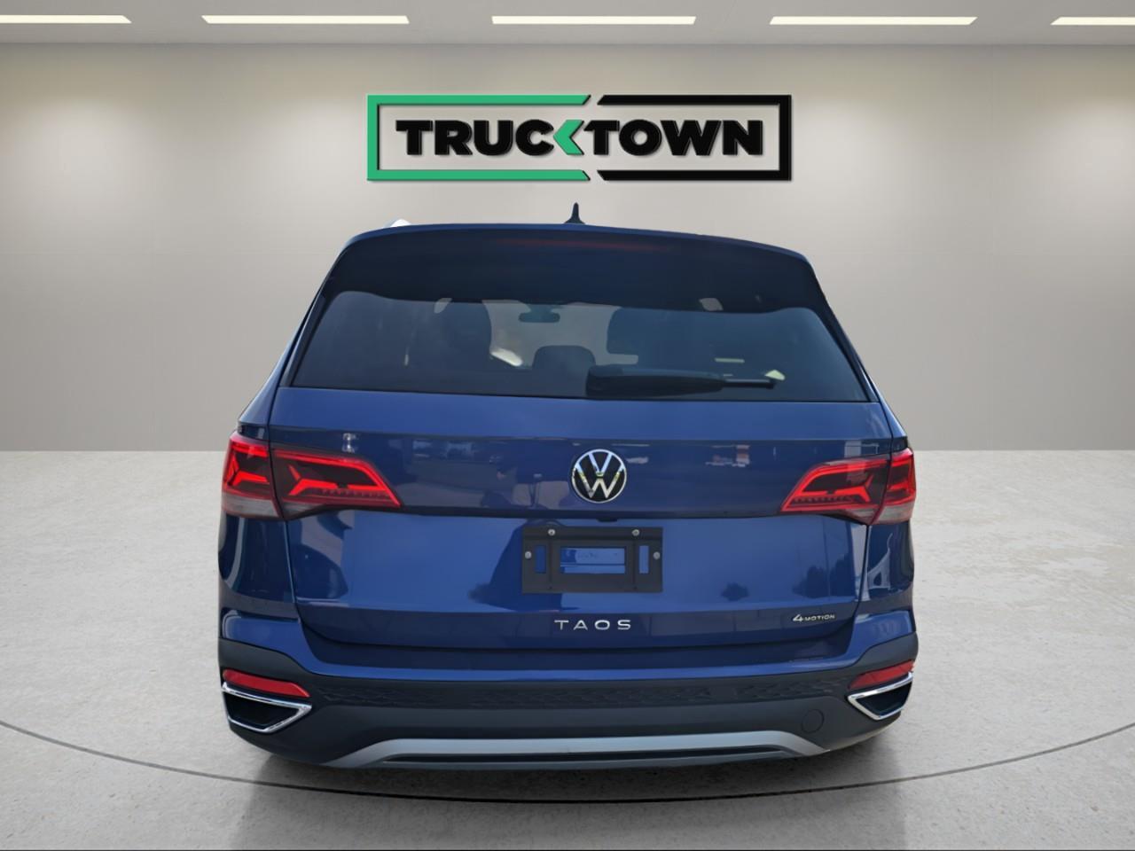 2024 Volkswagen Taos Comfortline 4dr All-Wheel Drive 4MOTION Photo