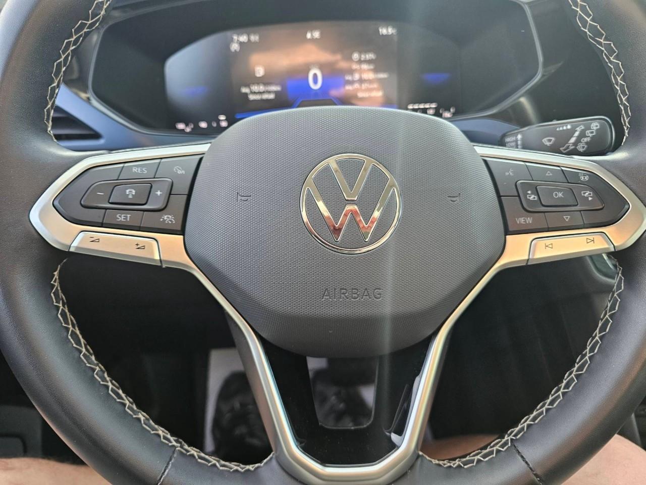 2024 Volkswagen Taos Comfortline 4dr All-Wheel Drive 4MOTION Photo