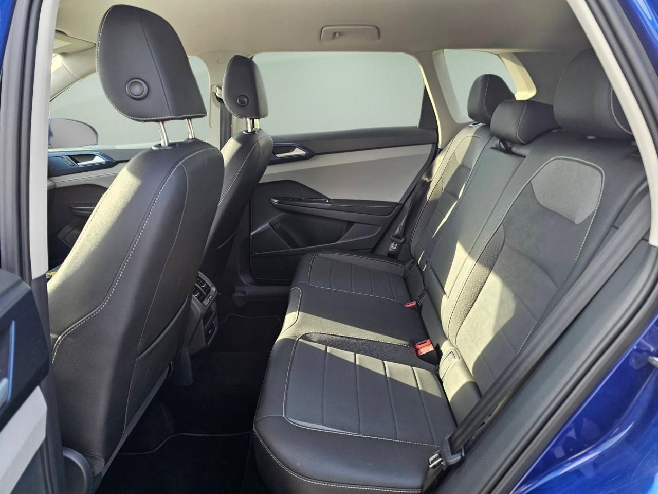 2024 Volkswagen Taos Comfortline 4dr All-Wheel Drive 4MOTION Photo