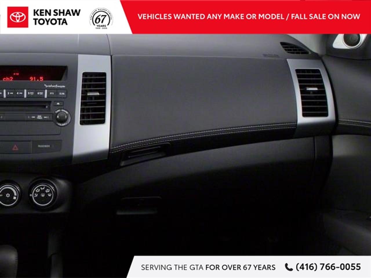2010 Mitsubishi Outlander XLS 4dr 4x4 Photo