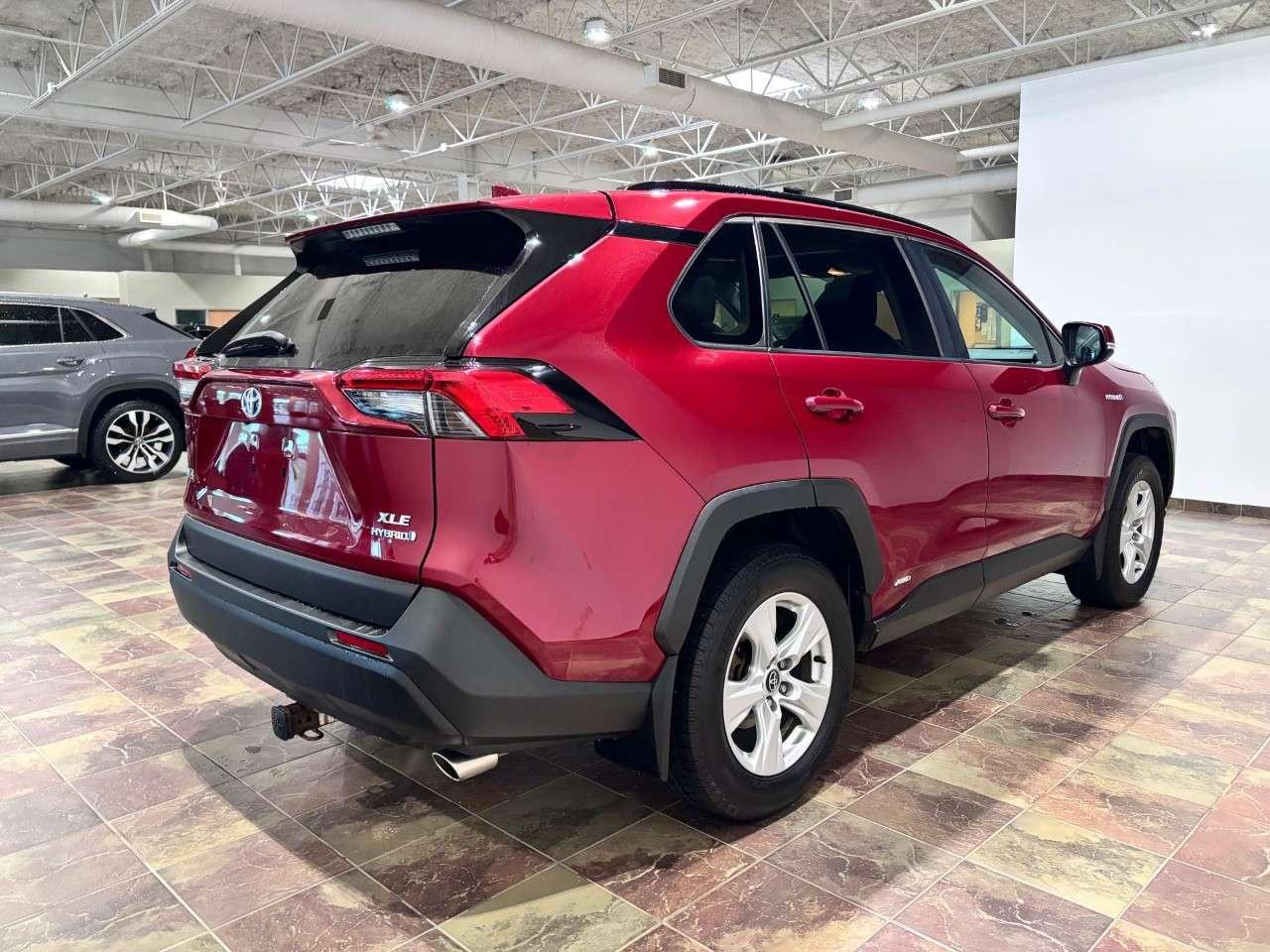 2019 Toyota RAV4 AWD Hybrid XLE Photo