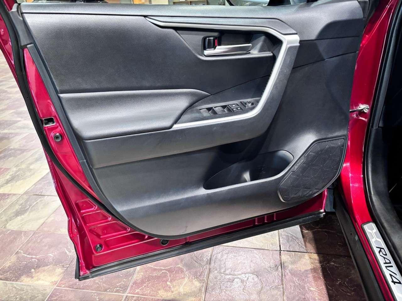 2019 Toyota RAV4 AWD Hybrid XLE Photo