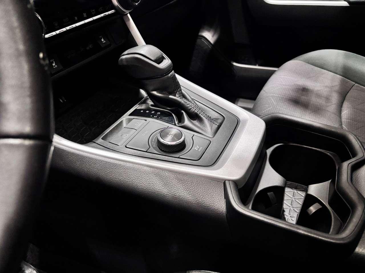 2019 Toyota RAV4 AWD Hybrid XLE Photo
