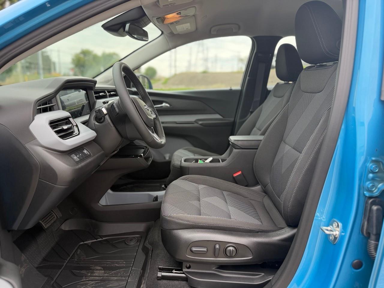 2027 Chevrolet Bolt LT 4dr Photo