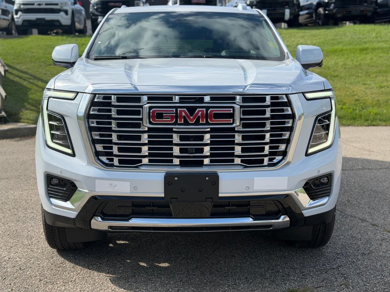 2026 GMC Yukon XL Denali 4dr 4x4 Photo2