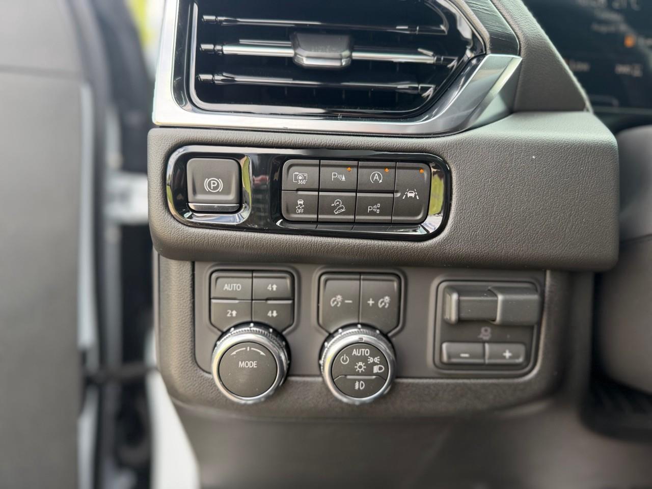 2026 GMC Yukon XL Denali 4dr 4x4 Photo