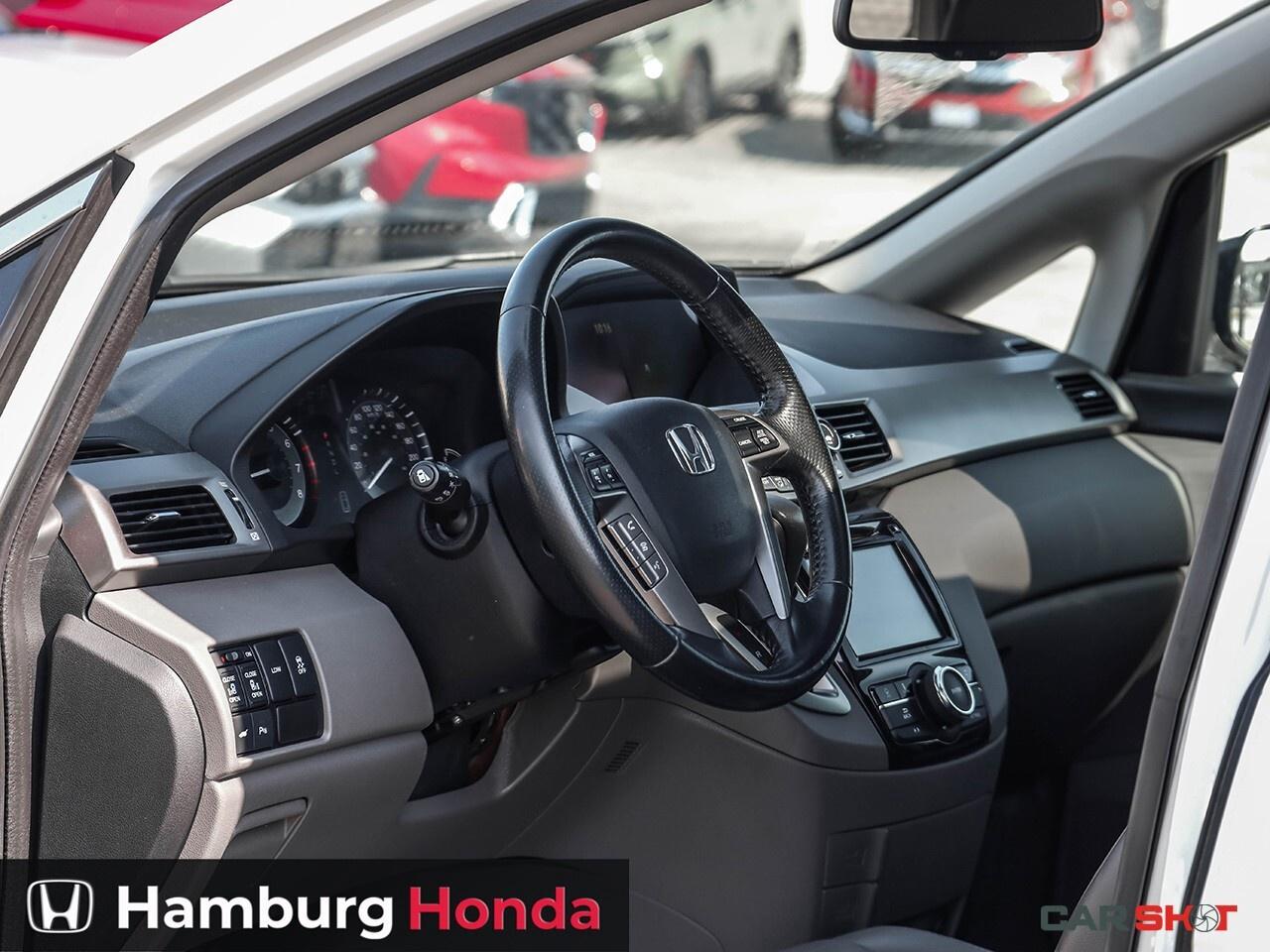 2016 Honda Odyssey w/Navigation Photo
