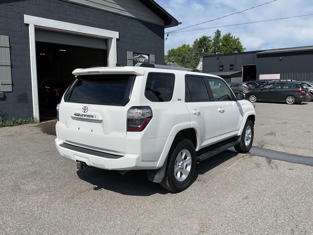 2024 Toyota 4Runner Base 4dr 4x4 Photo