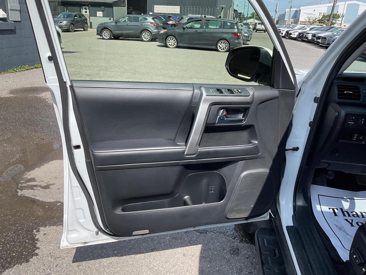 2024 Toyota 4Runner Base 4dr 4x4 Photo