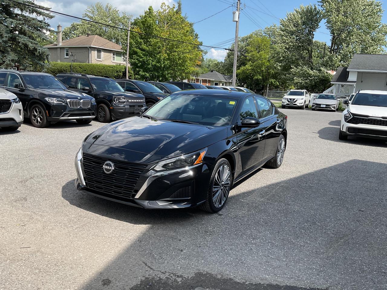 2025 Nissan Altima Platinum All-Wheel Drive Sedan Photo0