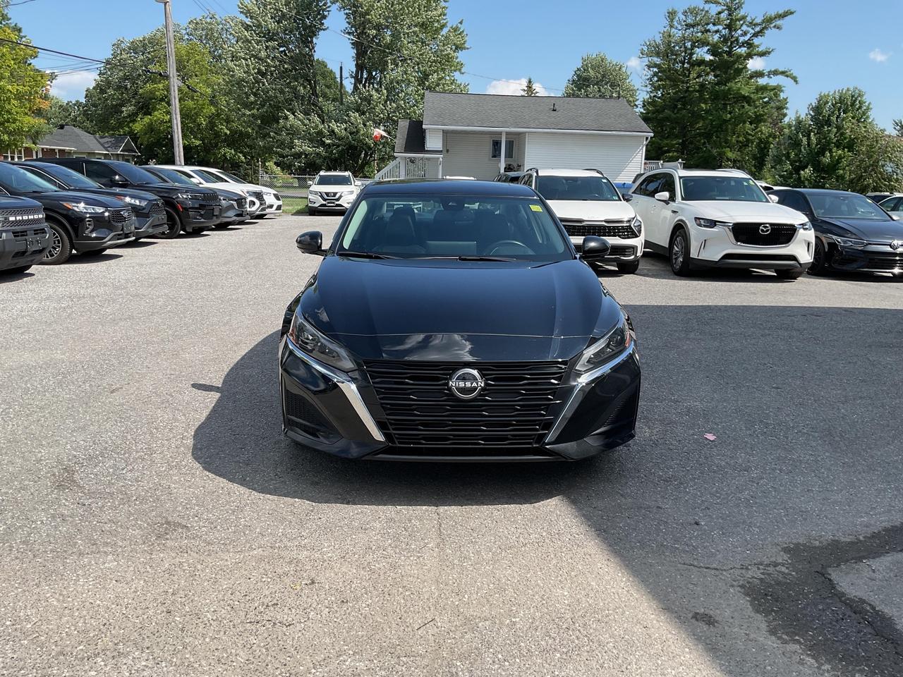 2025 Nissan Altima Platinum All-Wheel Drive Sedan Photo