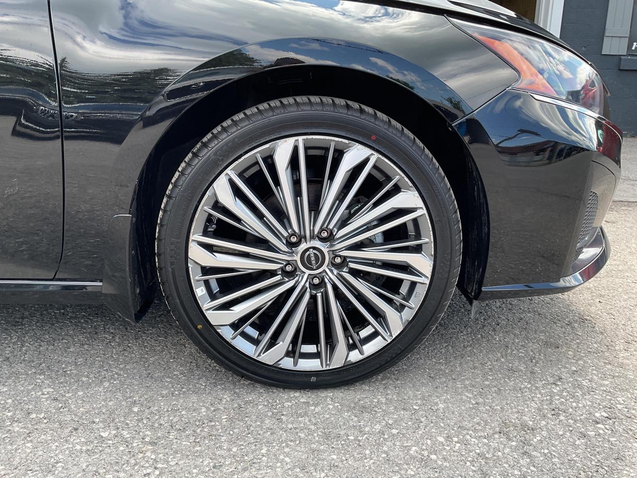 2025 Nissan Altima Platinum All-Wheel Drive Sedan Photo