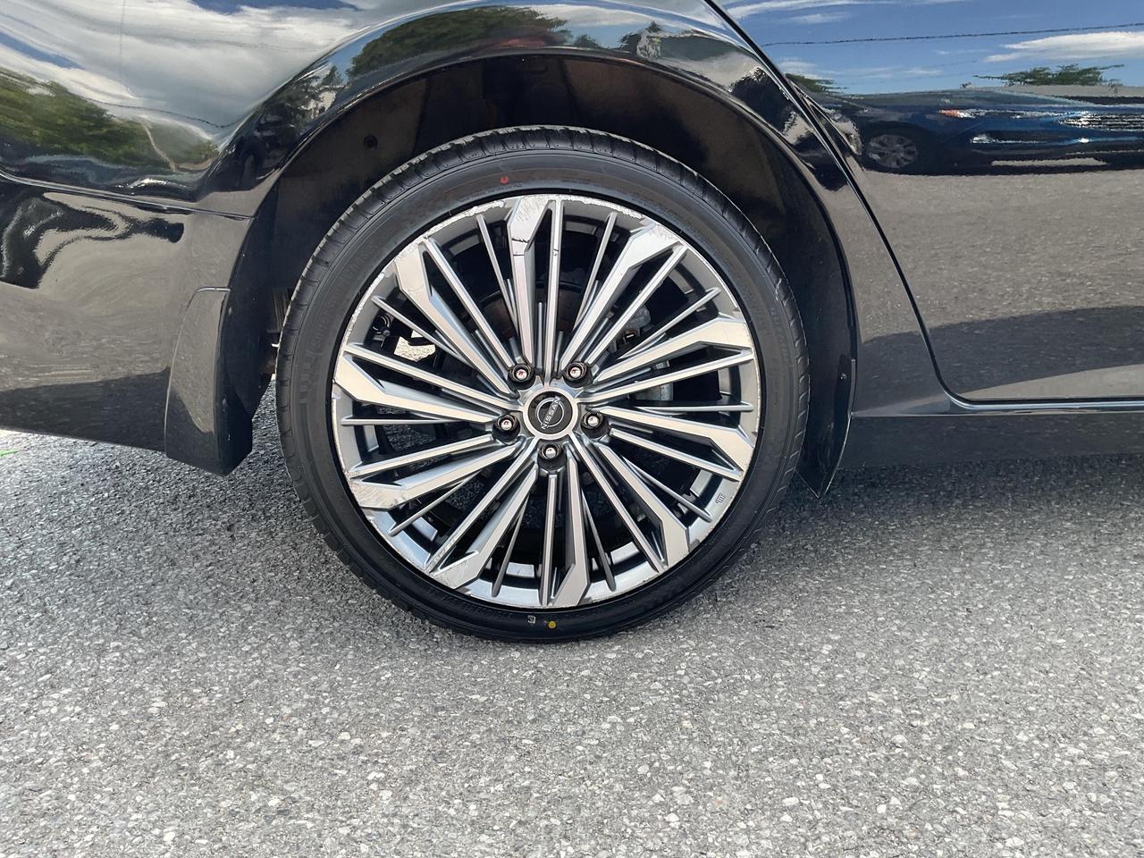 2025 Nissan Altima Platinum All-Wheel Drive Sedan Photo