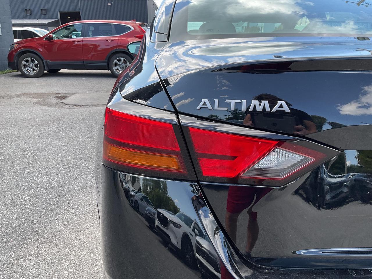2025 Nissan Altima Platinum All-Wheel Drive Sedan Photo