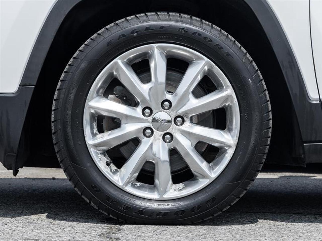 2016 Jeep Cherokee Limited 4dr Front-Wheel Drive Photo