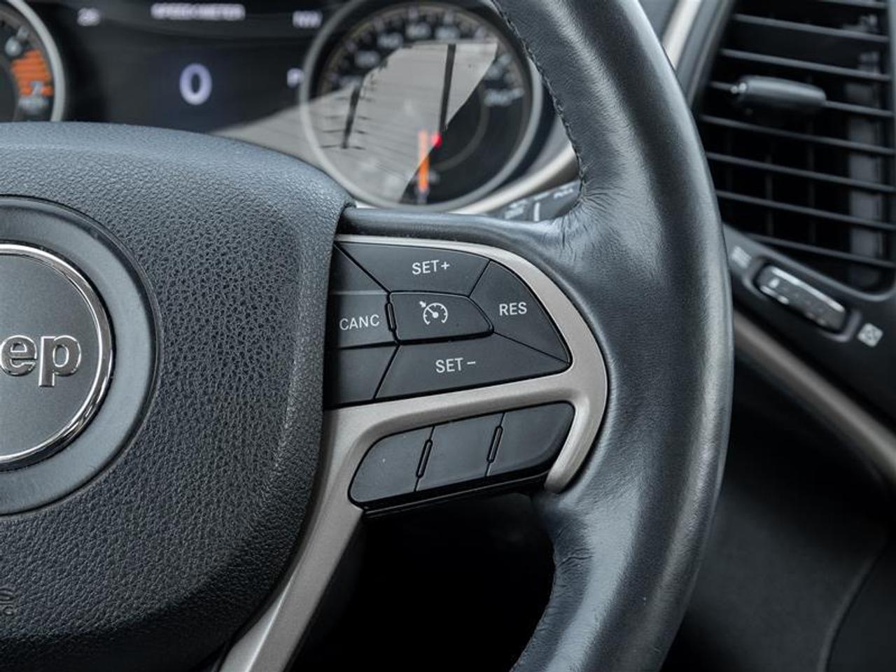 2016 Jeep Cherokee Limited 4dr Front-Wheel Drive Photo